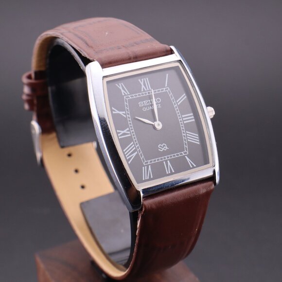 Vintage Seiko Slim Tonneau Tank Quartz Gentlemen's Wrist Watch  - FREE SHIPPING - Picture 1 of 14